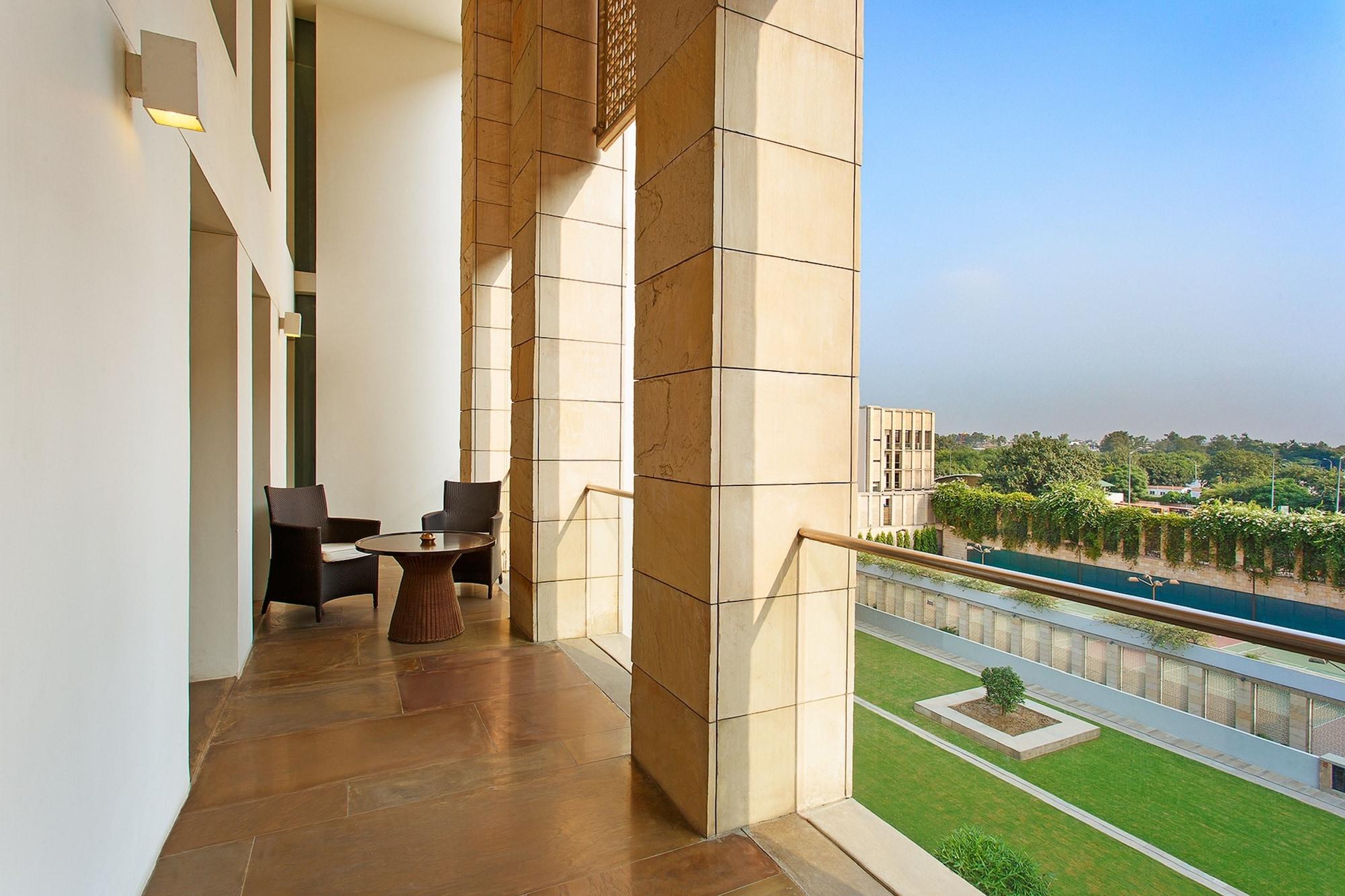 The Lodhi - A Member Of The Leading Hotels Of The World Нью-Дели Экстерьер фото